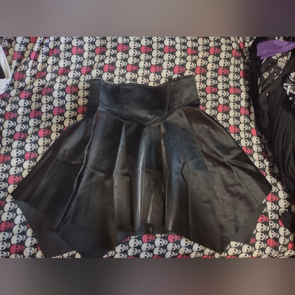 Size XL Pleather Punk Rave dagger skirt NWOT